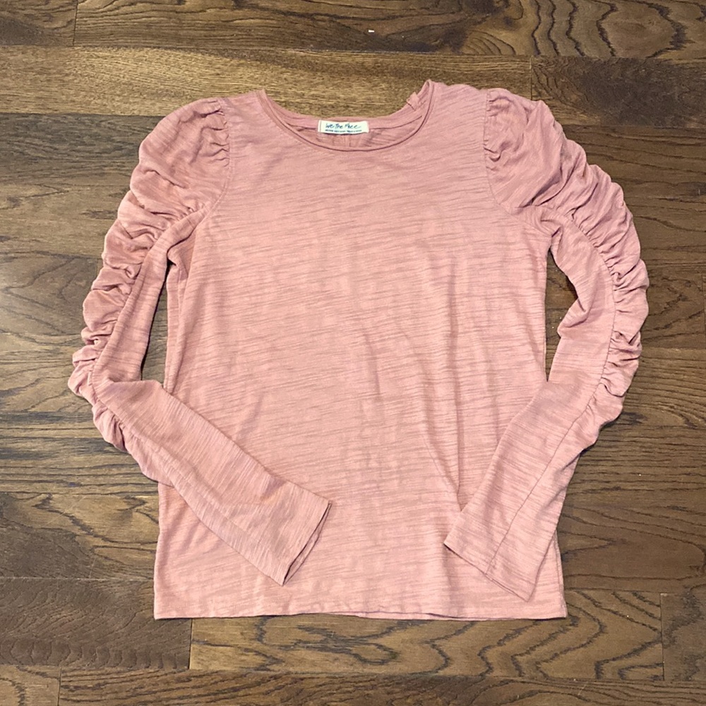 FREE PEOPLE - WE THE FREE long sleeve with ruffled sleeves pink size medium